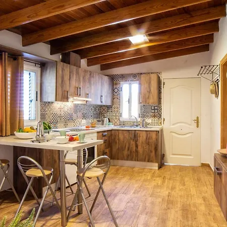 Casa Carlos - *